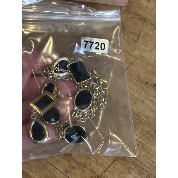 Gold-Tone Necklace With Black Faceted Stones & Lobster Clasp AVON? - Picture 2 of 8